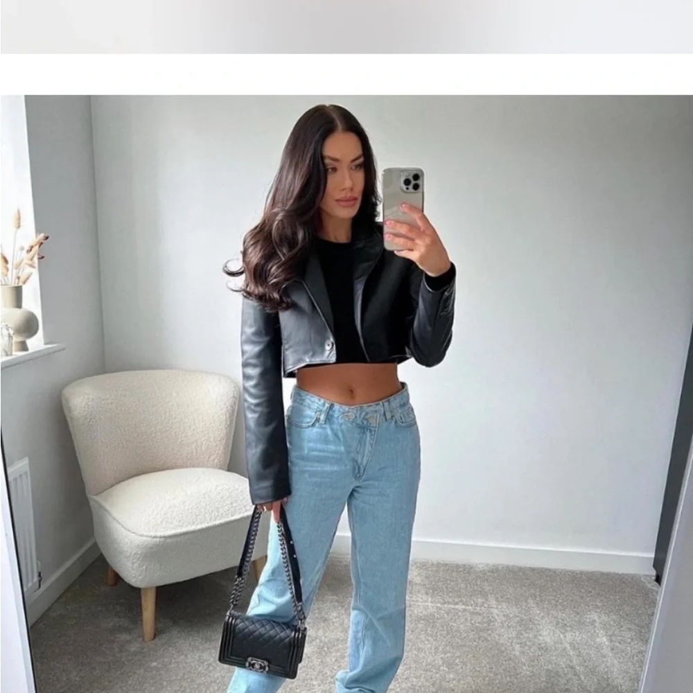 Cropped leather jacket - Picture 3 of 4